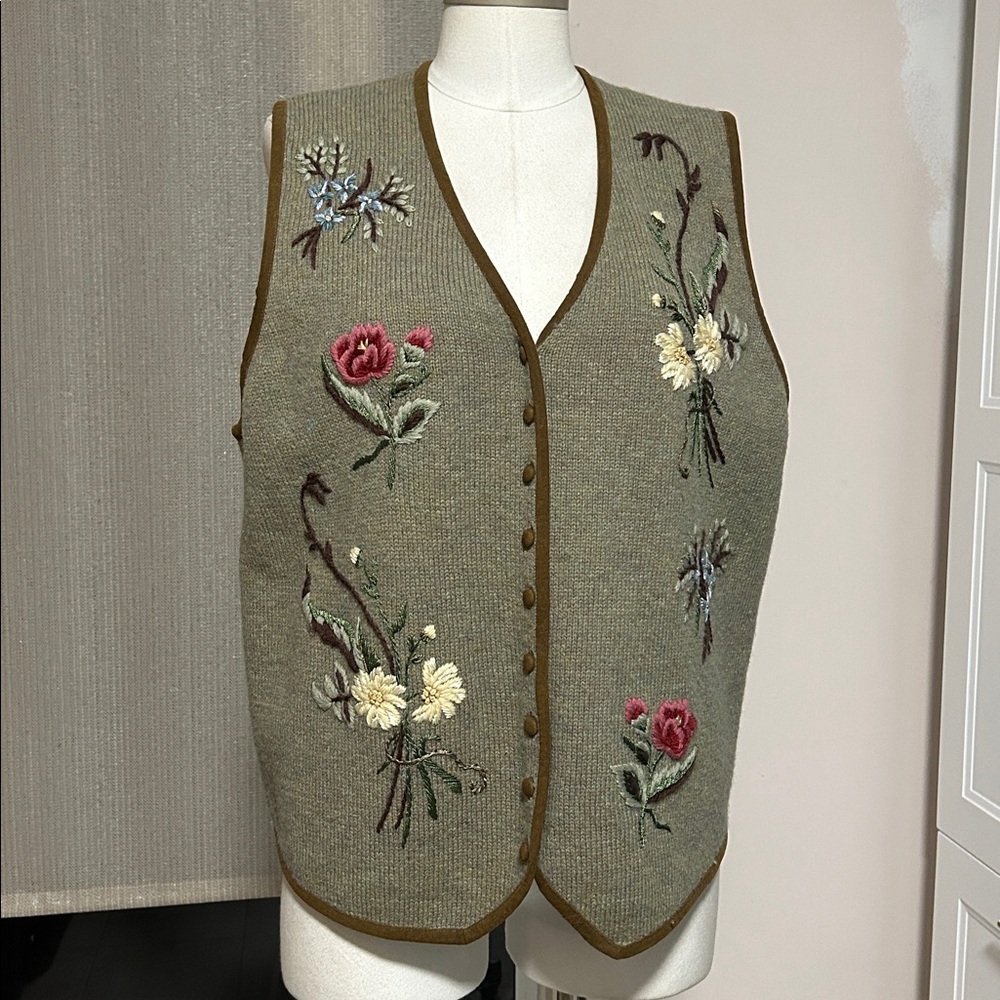 Vintage Susan Bristol hand embroidered floral wool sweater vest size 1 W